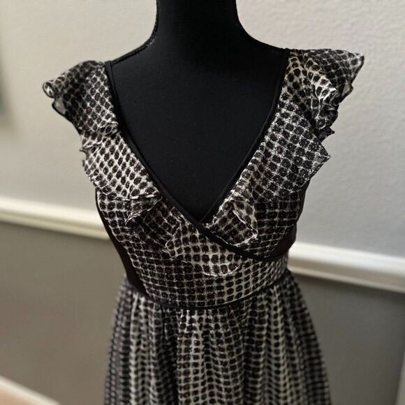 NWT BCBGeneration Black & White  Sun Dress size 6 - Picture 4 of 15